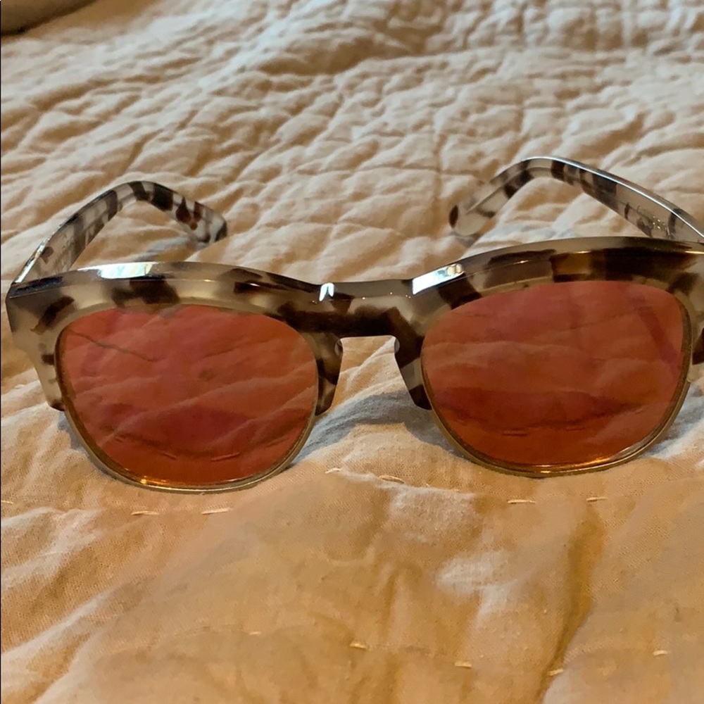 Club fox Sunglasses with iridescent lenses